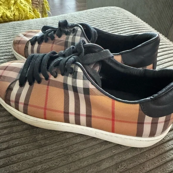 Burberry sneakers - Picture 5 of 7